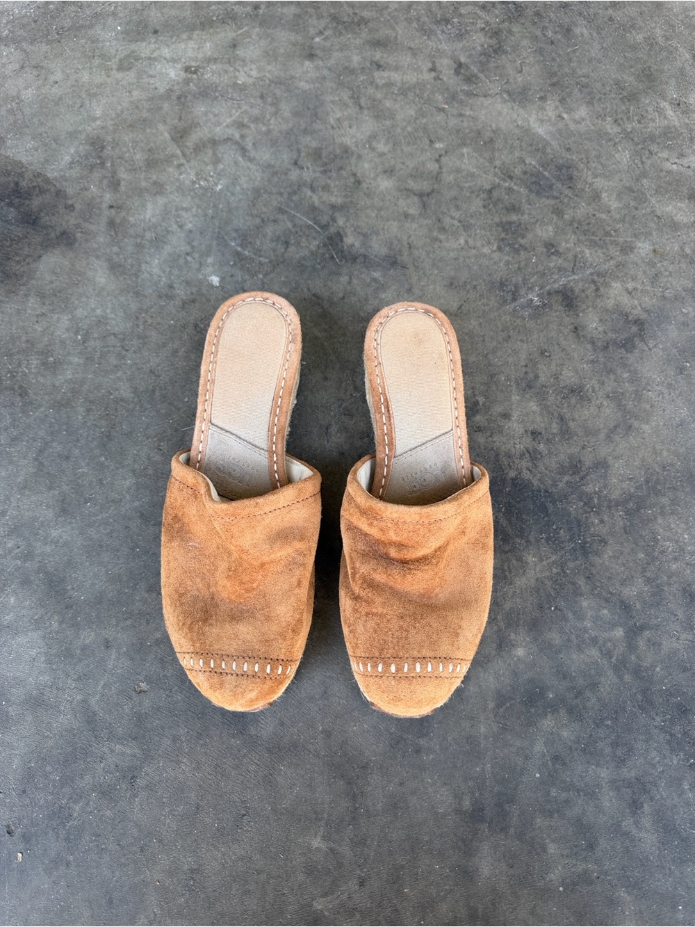 UGG Austrailia Suede Slides Mules Wedge Clogs Woman’s 9 Brown